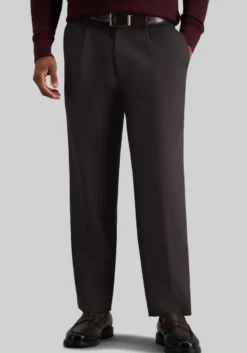 Haggar Classic Fit Iron-Free Premium Pleated Khaki Pants