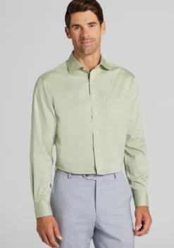Traveler® Collection Tailored Fit Spread Collar Solid Dress Shirt